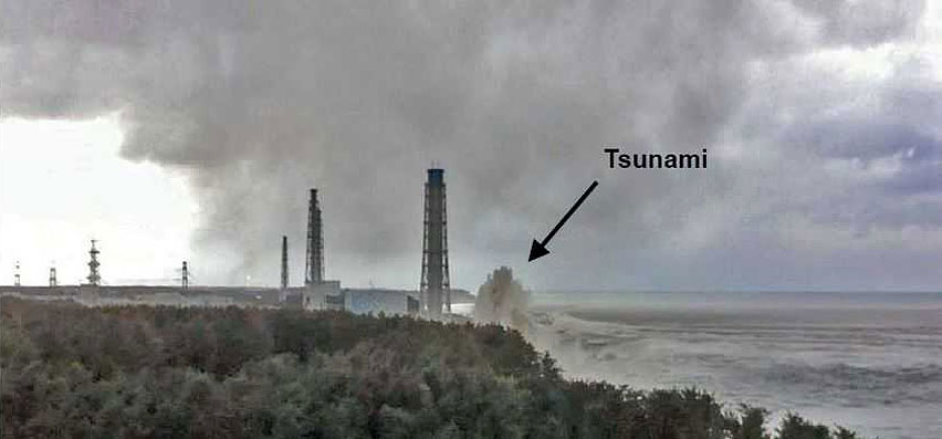 ola-rompiente-150-pies-Fukushima-tsunami